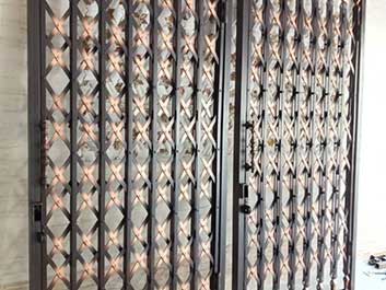 درب آکاردئونی مدل تمام گل،دوجداره ۴لایه