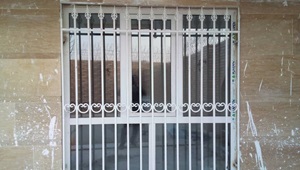 درب آکاردئونی مدل ۴خم تسمه نقشدار